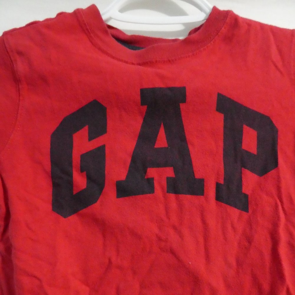 BABY GAP, Playtime Favorites, size 5, red graphic shirt, GUC